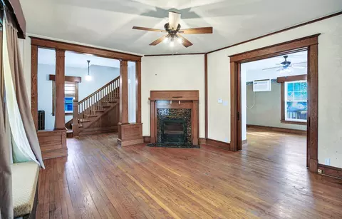 Living - 206 E Illinois St, Mansfield, IL 61854 photo 2 of 4
