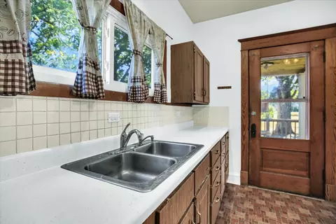 Kitchen - 206 E Illinois St, Mansfield, IL 61854 photo 4 of 4