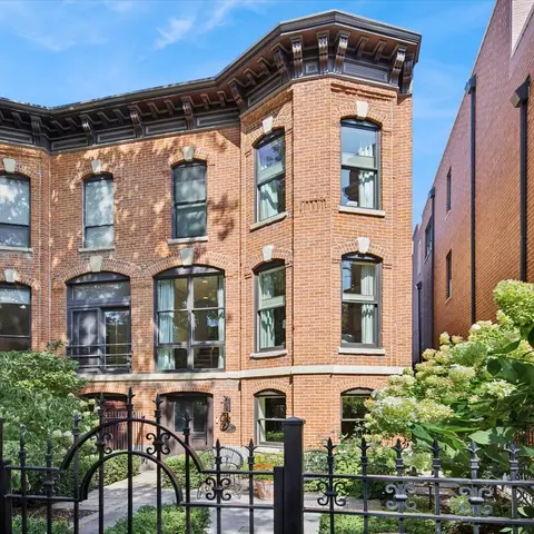 818 W Lill Ave, Chicago, IL 60614