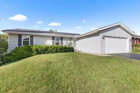 2824 Bluffside Dr, Rockford, IL 61109