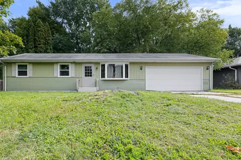 6151 Weathervane Ln, Machesney Park, IL 61115