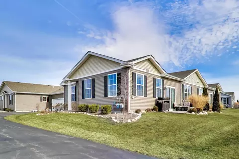 6322 Maple Glen Dr, Wonder Lake, IL 60097