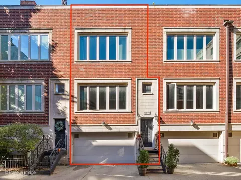 838 W Ancona St, Chicago, IL 60642