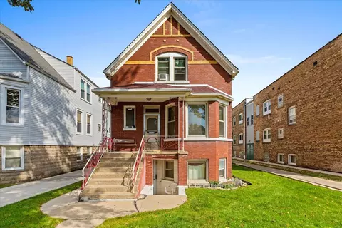 4912 W Cornelia Ave, Chicago, IL 60641