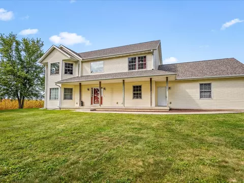 4650 S Klinger Rd, Pecatonica, IL 61063