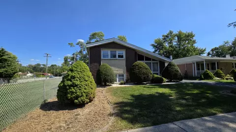 16911 Murphy Ave, Hazel Crest, IL 60429 photo 2