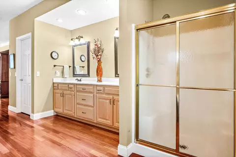 Bath - 1902 Quail Run Cc Ct, Normal, IL 61761 photo 3 of 12