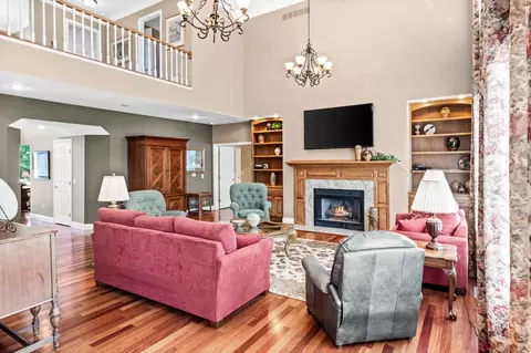 Living - 1902 Quail Run Cc Ct, Normal, IL 61761 photo 2 of 10