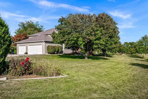 Exterior - 1902 Quail Run Cc Ct, Normal, IL 61761 photo 2 of 7