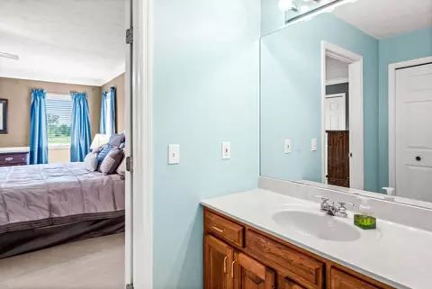 Bath - 1902 Quail Run Cc Ct, Normal, IL 61761 photo 9 of 12