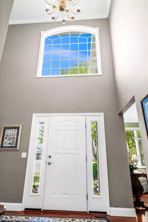 Entry Way - 1902 Quail Run Cc Ct, Normal, IL 61761 photo 5 of 17