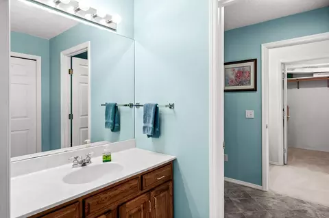 Bath - 1902 Quail Run Cc Ct, Normal, IL 61761 photo 7 of 12