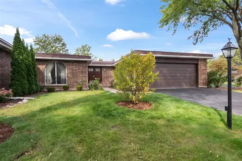 2378 Salceda Dr, Northbrook, IL 60062