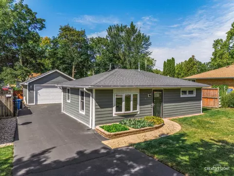 124 S Pine St, Geneva, IL 60134