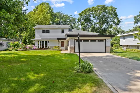 22 W506 Arbor Ln, Glen Ellyn, IL 60137