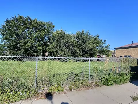 338 S Artesian Ave, Chicago, IL 60612