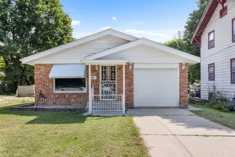 410 Foster Ave, Rockford, IL 61102