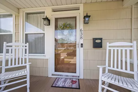 638 N Spring St, Elgin, IL 60120 photo 3