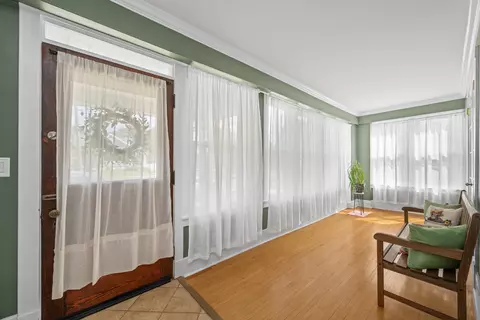 638 N Spring St, Elgin, IL 60120 photo 5