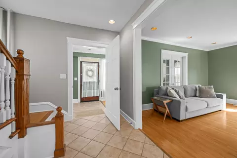 638 N Spring St, Elgin, IL 60120 photo 6