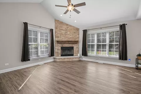 Living - 355 E Janet Dr, Braidwood, IL 60408 photo 2 of 4