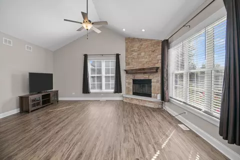 Living - 355 E Janet Dr, Braidwood, IL 60408 photo 3 of 4