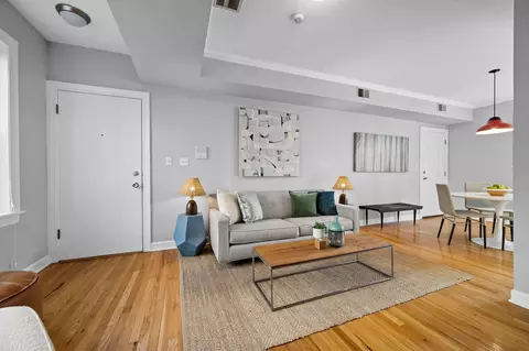 Living - 1440 W Roscoe St #2, Chicago, IL 60657 photo 2 of 2
