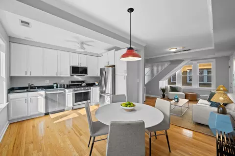Kitchen - 1440 W Roscoe St #2, Chicago, IL 60657 photo 1 of 3
