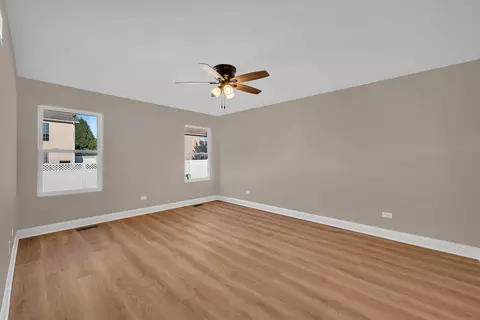 Living - 1969 Eagle Dr, Morris, IL 60450 photo 4 of 4