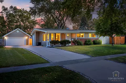 2807 Martin Ln, Rolling Meadows, IL 60008