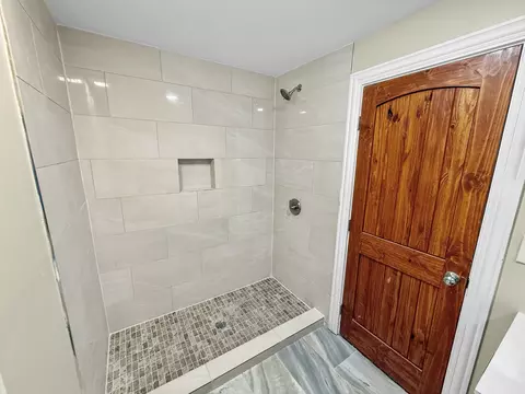 Bath - 710 E 91st Pl, Chicago, IL 60619 photo 5 of 7