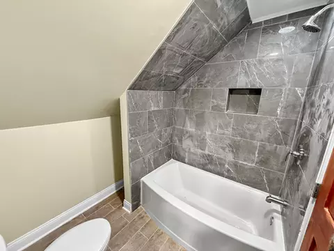 Bath - 710 E 91st Pl, Chicago, IL 60619 photo 3 of 7