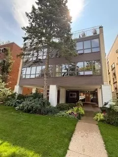 2726 Central St #3D, Evanston, IL 60201