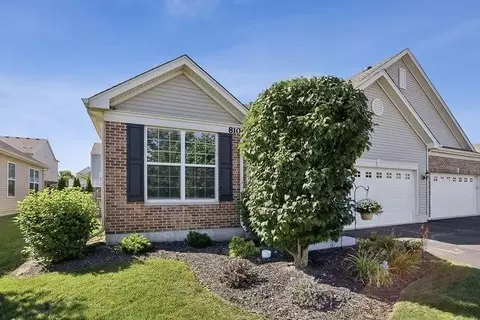 8104 Arlington Ln, Joliet, IL 60431