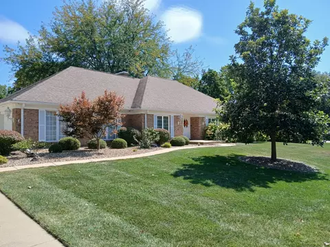 4 Ebach Dr, Bloomington, IL 61701 photo 2
