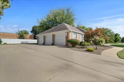 4 Ebach Dr, Bloomington, IL 61701 photo 56