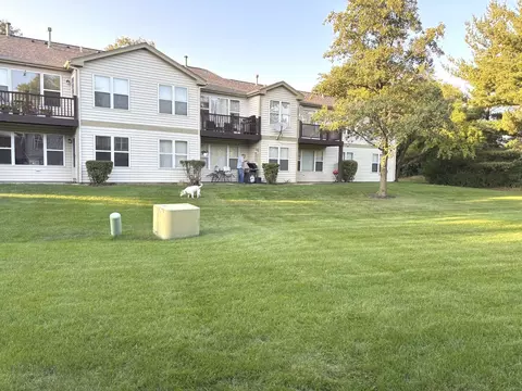 Exterior - 1104 Yorkshire Ct UNIT -B, Elgin, IL 60120 photo 5 of 5