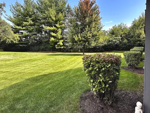 Exterior - 1104 Yorkshire Ct UNIT -B, Elgin, IL 60120 photo 2 of 5