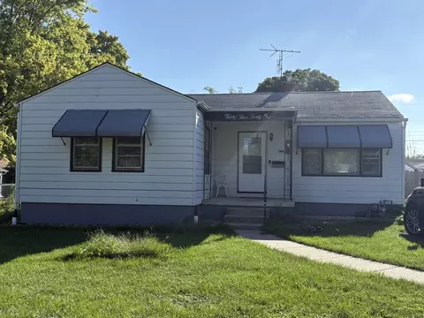 3541 Peoria St, Steger, IL 60475