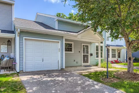 3525 Southport Dr, Island Lake, IL 60042