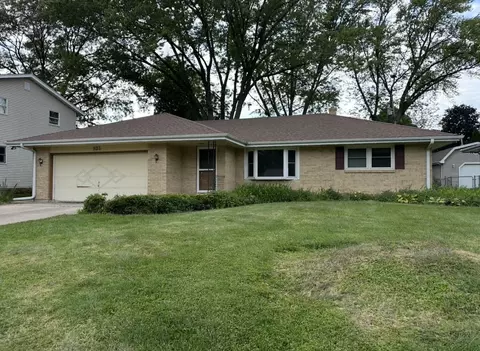 933 Lexington Way, Rockford, IL 61108