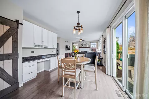 Kitchen - 892 Audubon Ln, Aurora, IL 60506 photo 5 of 7