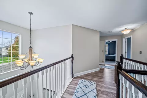Entry Way - 892 Audubon Ln, Aurora, IL 60506 photo 5 of 7
