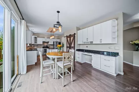 Kitchen - 892 Audubon Ln, Aurora, IL 60506 photo 7 of 7