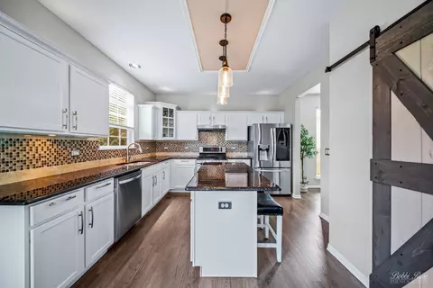 Kitchen - 892 Audubon Ln, Aurora, IL 60506 photo 4 of 7