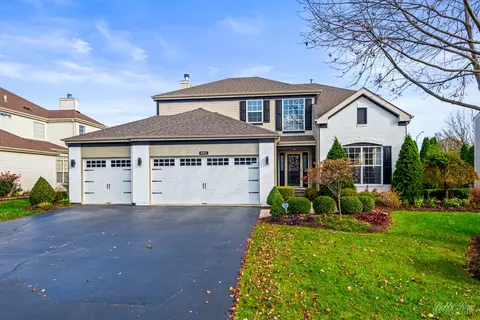 892 Audubon Ln, Aurora, IL 60506