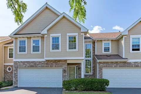 966 Willow St #3-2, Itasca, IL 60143