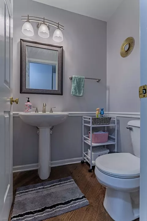 Bath - 966 Willow St #3-2, Itasca, IL 60143 photo 1 of 4