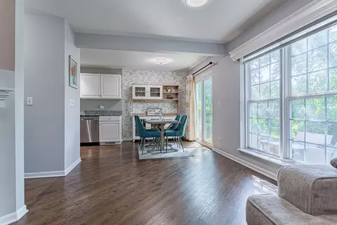 Dining - 966 Willow St #3-2, Itasca, IL 60143 photo 1 of 2