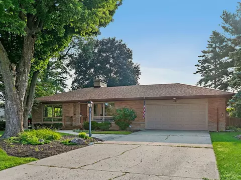 587 N Clifton Ave, Elgin, IL 60123